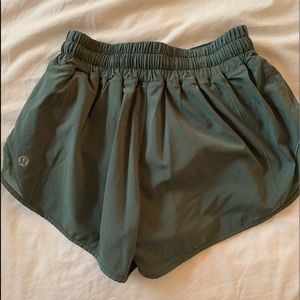 Lululemon Hotty Hot Shorts 2.5